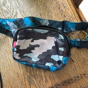 Lululemon belt bag